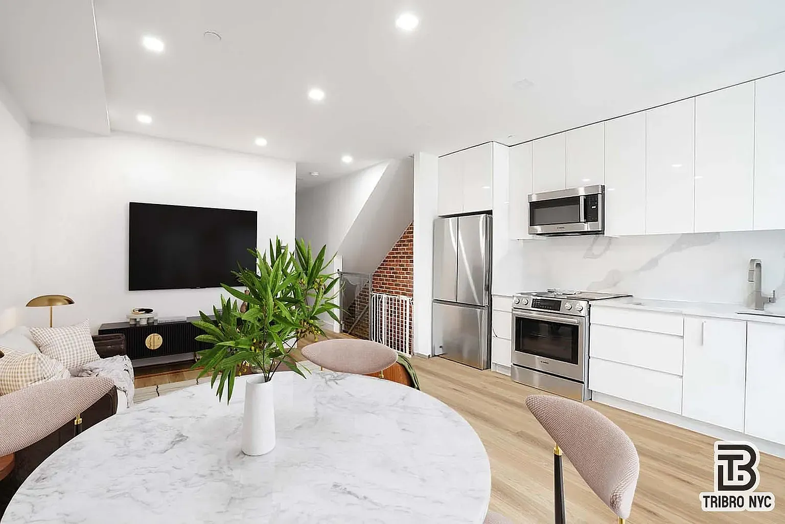 802 Lafayette Avenue — Photo 3
