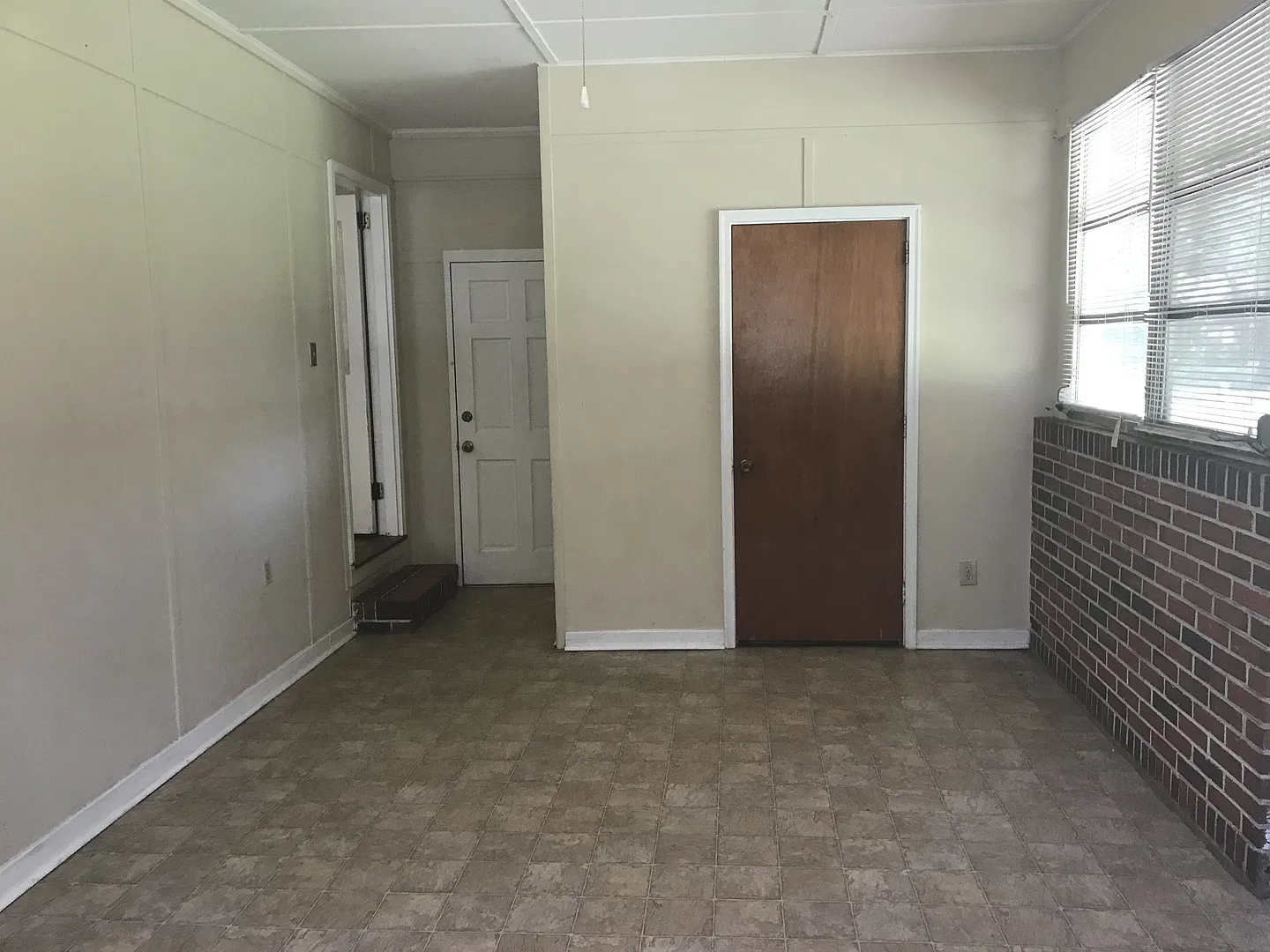 Cute 3 Bedroom in Millbrook! — Photo 3