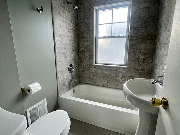 4th image of 346 E Harry Ave #2