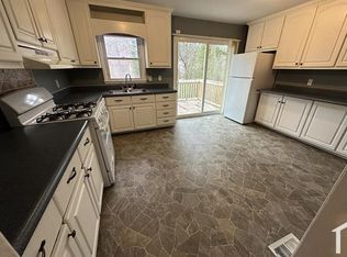 214 Lansdowne Rd, Fayetteville, NC 28314