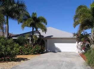 541 110th Ave N, Naples, FL 34108