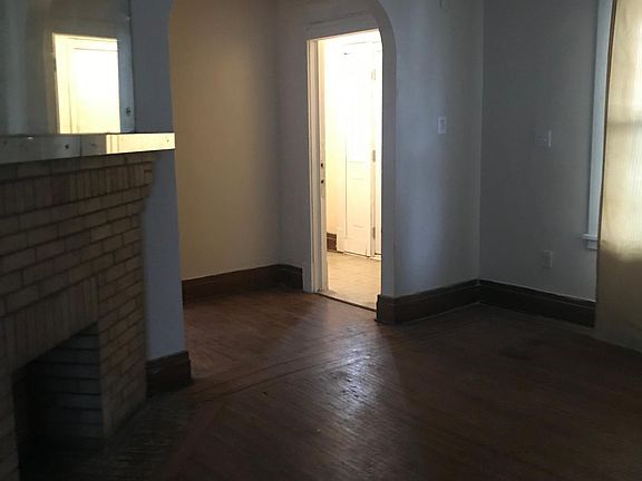 2nd image of 534 E Ferry St #1