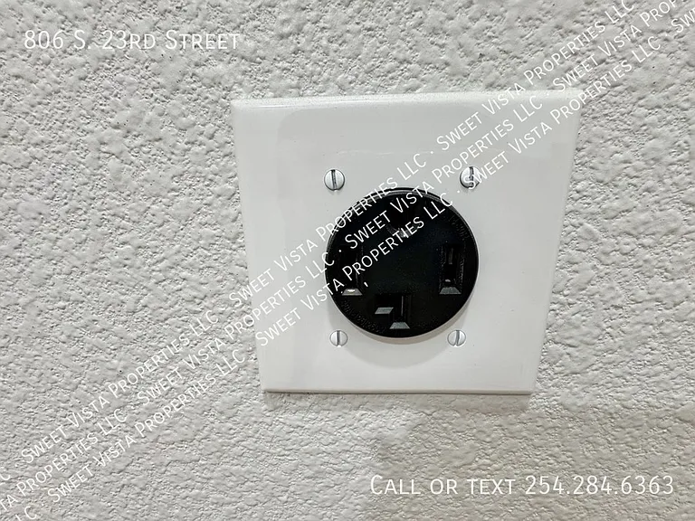 806 S 23rd St — Photo 14