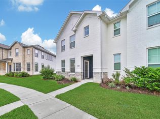 2203 Seven Oaks Blvd, Tomball, TX 77375