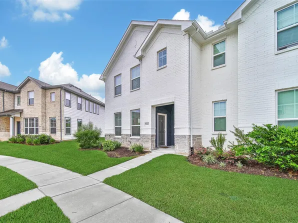 2203 Seven Oaks Blvd, Tomball, TX 77375