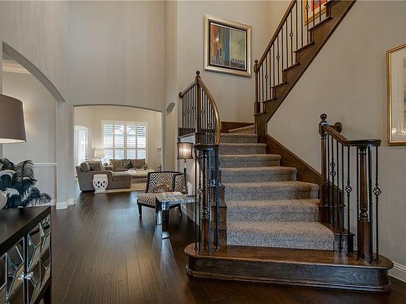 3rd image of 409 Pendall Dr