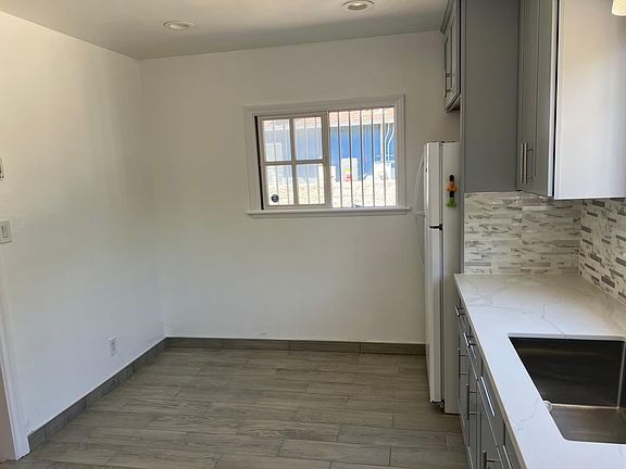 4th image of 7512 Forbes Ave