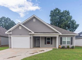 209 Collinstown Ave, Centerville, GA 31028
