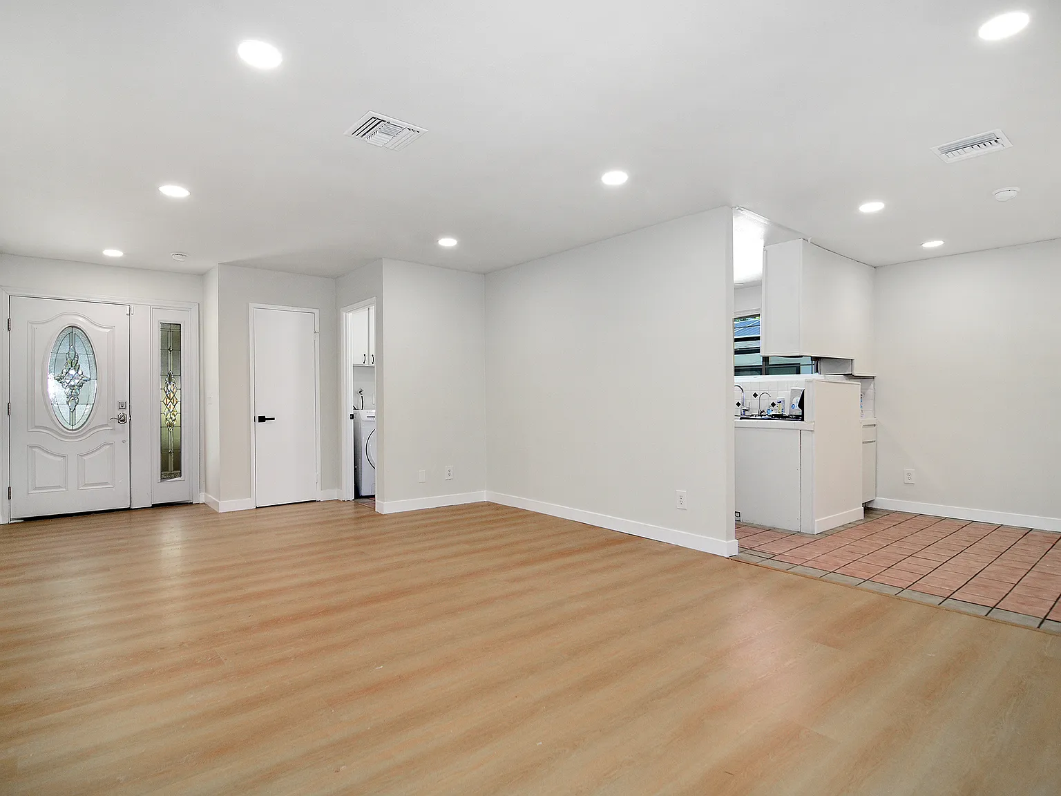 3 bed, 1414 sqft, $4,500 — Photo 3