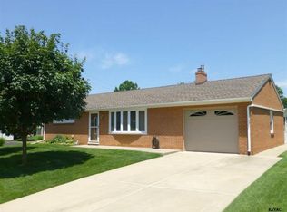 305 Skyview Dr, York, PA 17406