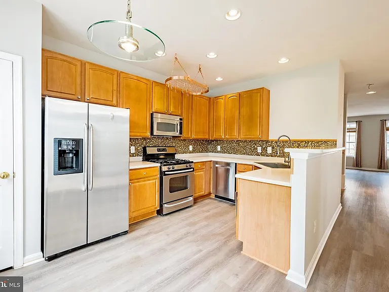 3385 Beechcliff Dr — Photo 13