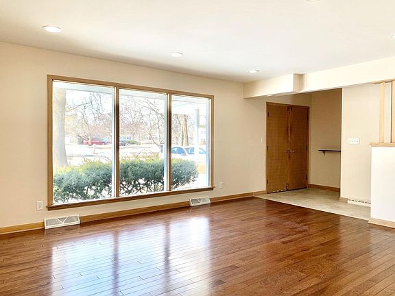 2nd image of 11638 N Bobolink Ln
