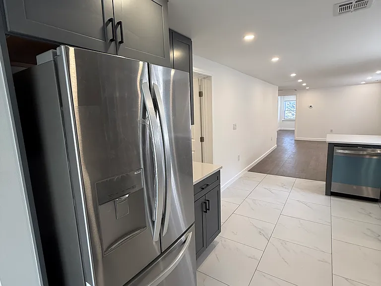 17 Laurel St #2 — Photo 4