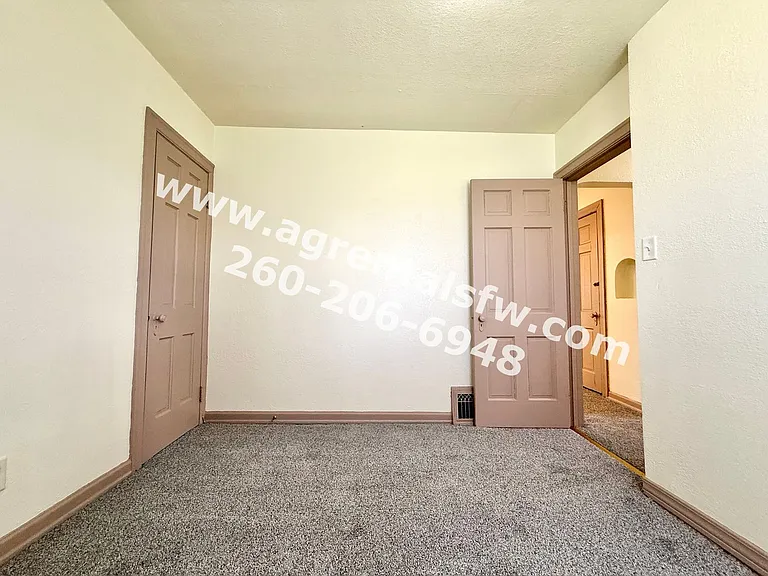 4018 S Clinton St — Photo 9