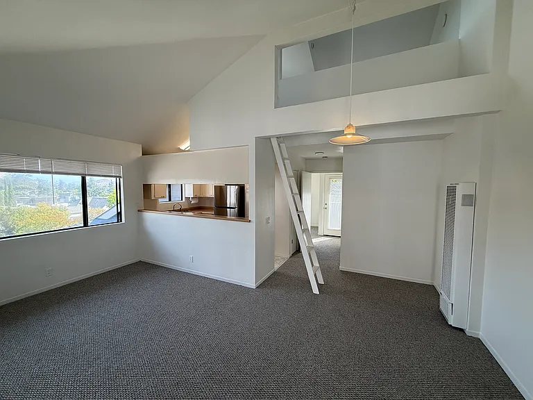 1334 Palm St #10 — Photo 2