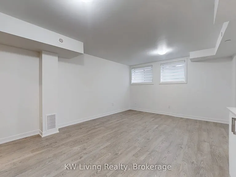 106 Green Gardens Blvd #B — Photo 4