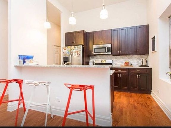 4th image of 2225 N Lincoln Ave #1C