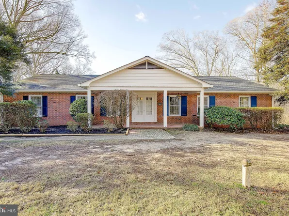 126 Lake Dr, Queenstown, MD 21658