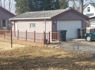 N6959 Oak Ln, Elkhorn, WI 53121