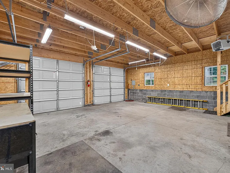 6443 Walters Woods Dr — Photo 76