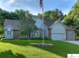 1012 N 129th Cir, Omaha, NE 68154