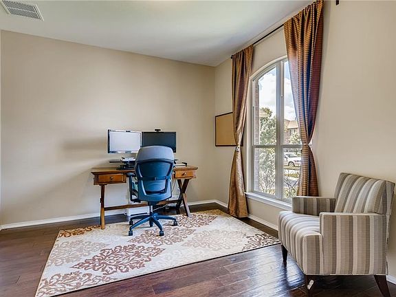 4th image of 5905 Sardinia Dr