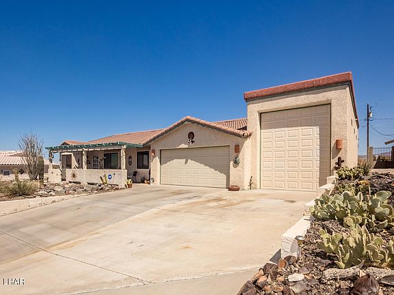 3rd image of 2931 Oakridge Dr