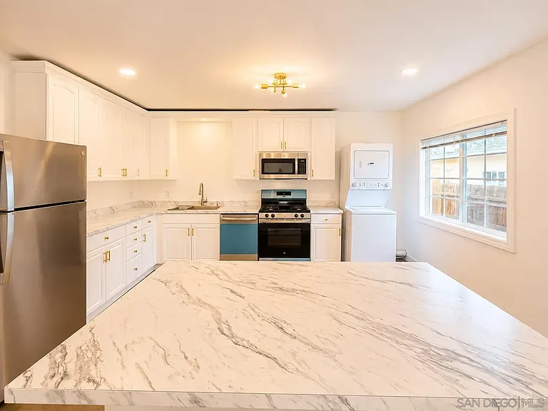 127 W 5th Ave — Photo 10