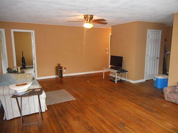 3rd image of 748 County Road 605