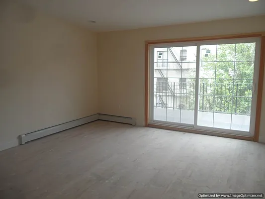 Sold by Voro, LLC | media 32