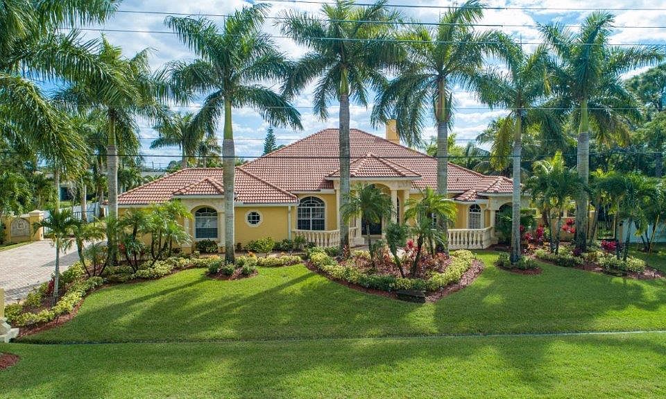 Home For Sale In Port Saint Lucie