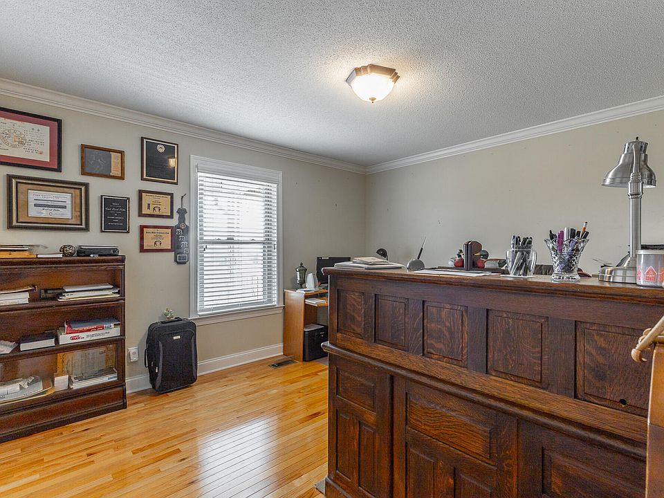 16th image of 10245 Snow Hill Rd