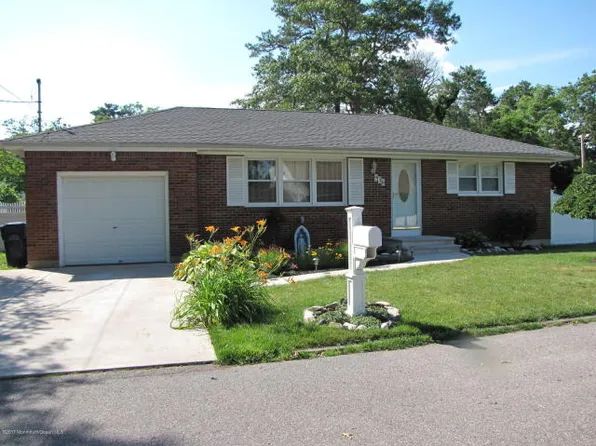 936 Neptune Ave, Beachwood, NJ 08722