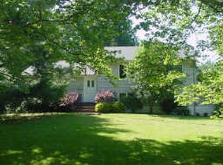92 Ridge Rd, Livingston, NJ 07039