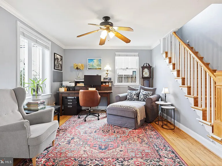 6915 Farragut Ave — Photo 3