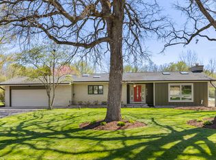 8N433 Shady Ln, Elgin, IL 60124