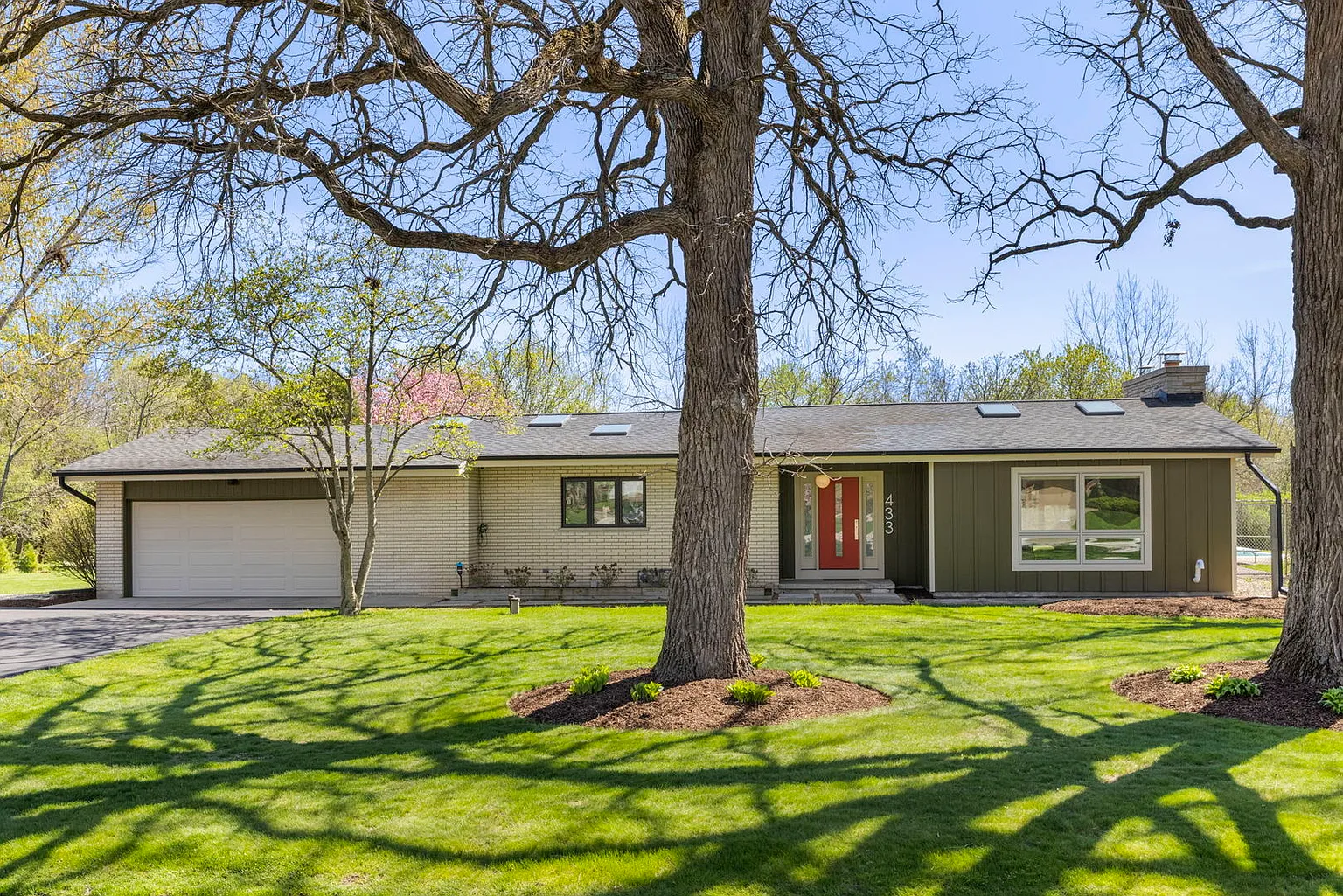 8N433 Shady Ln photo 1