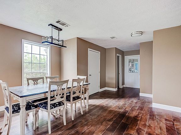 5th image of 5959 Mauve Ave