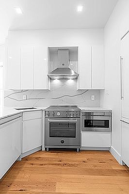 4th image of 1440 Pacific St #24