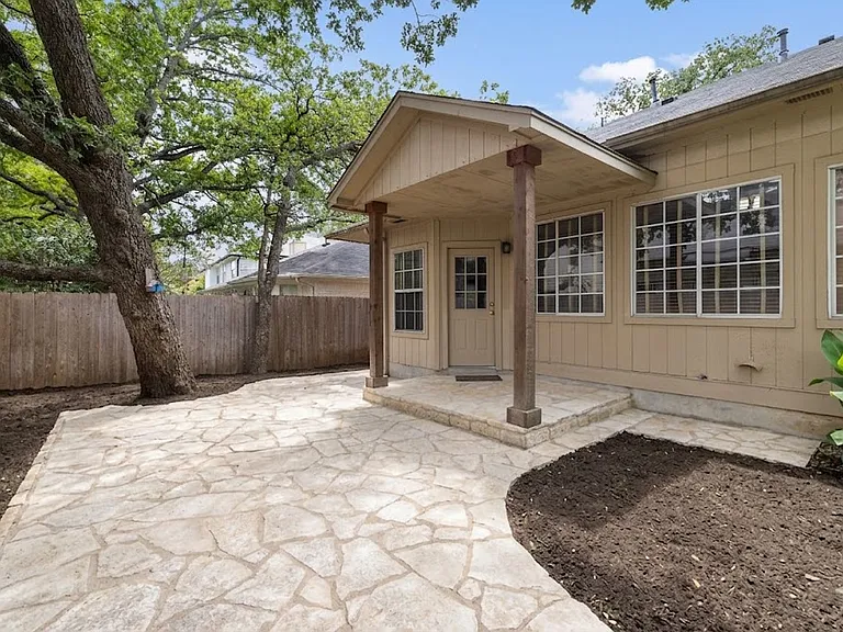 3955 Grayling Ln — Photo 9