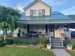 333 10th St, Rainelle, WV 25962