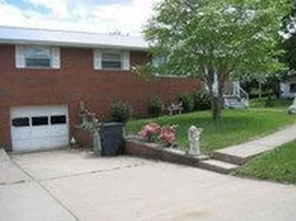 2005 Mona Ct, Milton, WV 25541