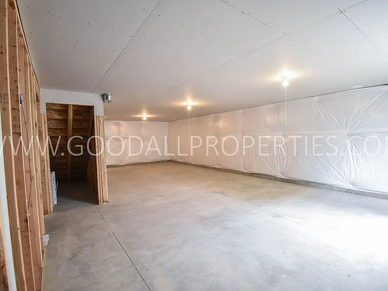 18203 Alpine Dr — Photo 22