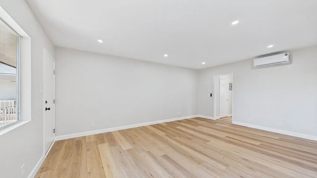 1 bed, 814 sqft, $2,350 — Photo 3