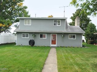 2280 Parker Dr, Wayland, MI 49348