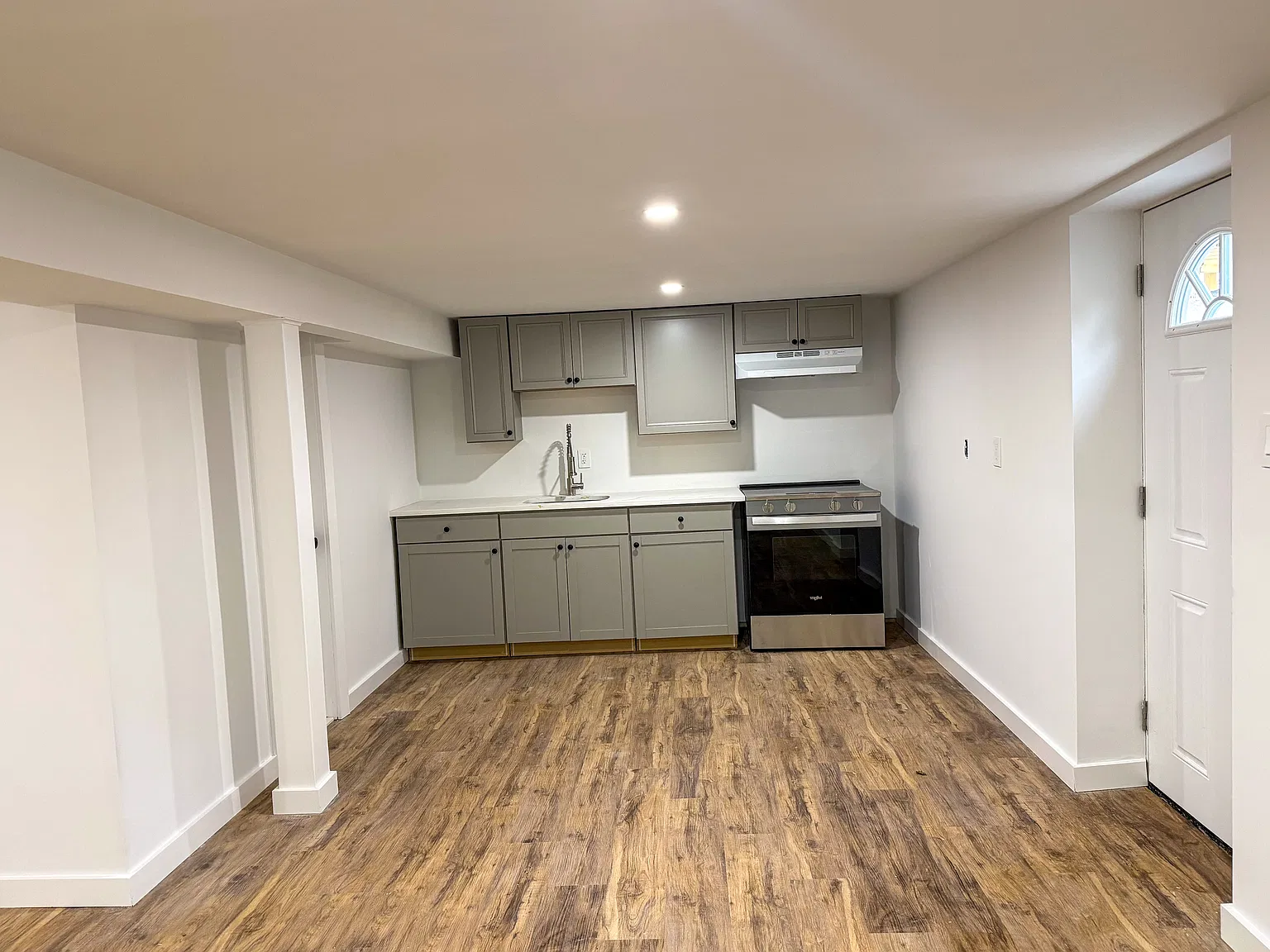 2 bed, 2200 sqft, $2,500 — Photo 2
