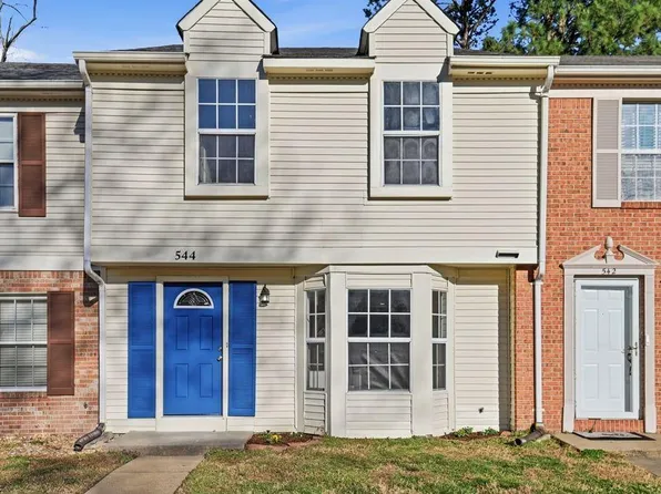 544 Hollomon Dr, Hampton, VA 23666