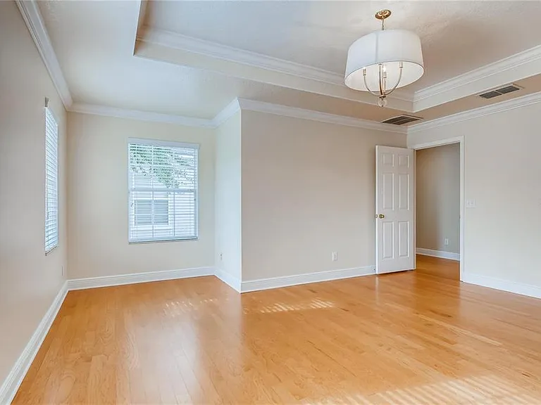 730 Oak Shadows Rd — Photo 10
