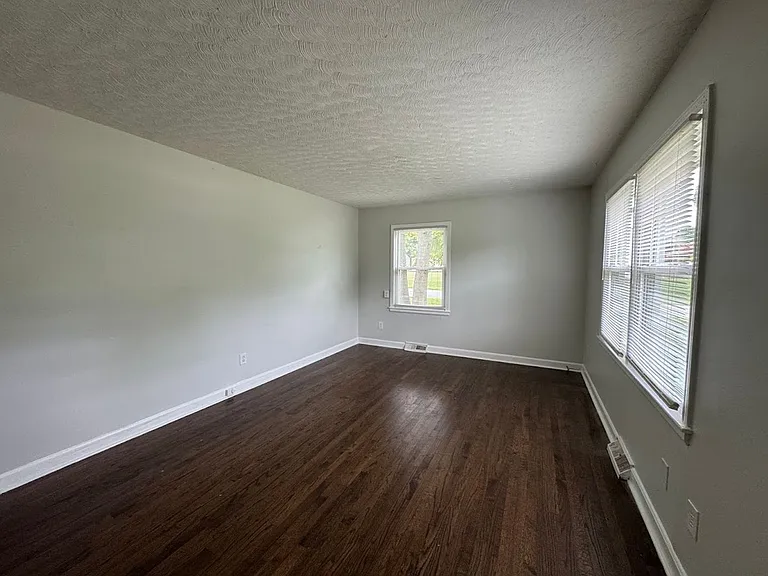 127 Lawrence St — Photo 5