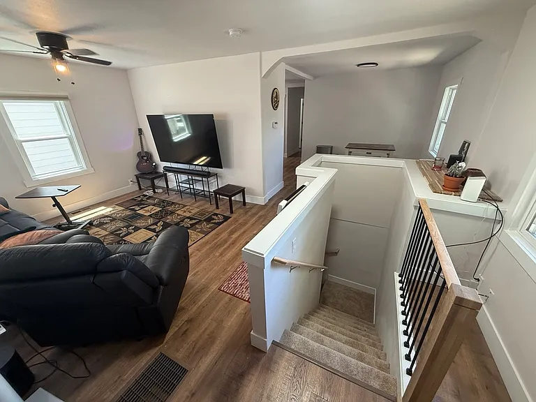 8809 N Dwight Ave — Photo 2